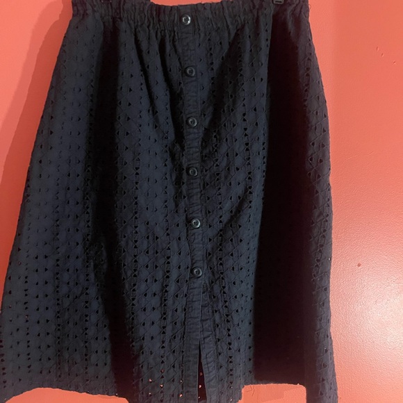 3/$15. Mossimo skirt L - Picture 2 of 6